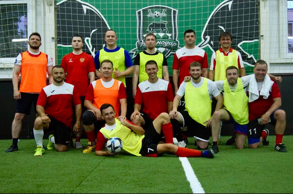 Молодые депутаты провели благотворительный матч по футболу, который прошел в Краснодаре. 