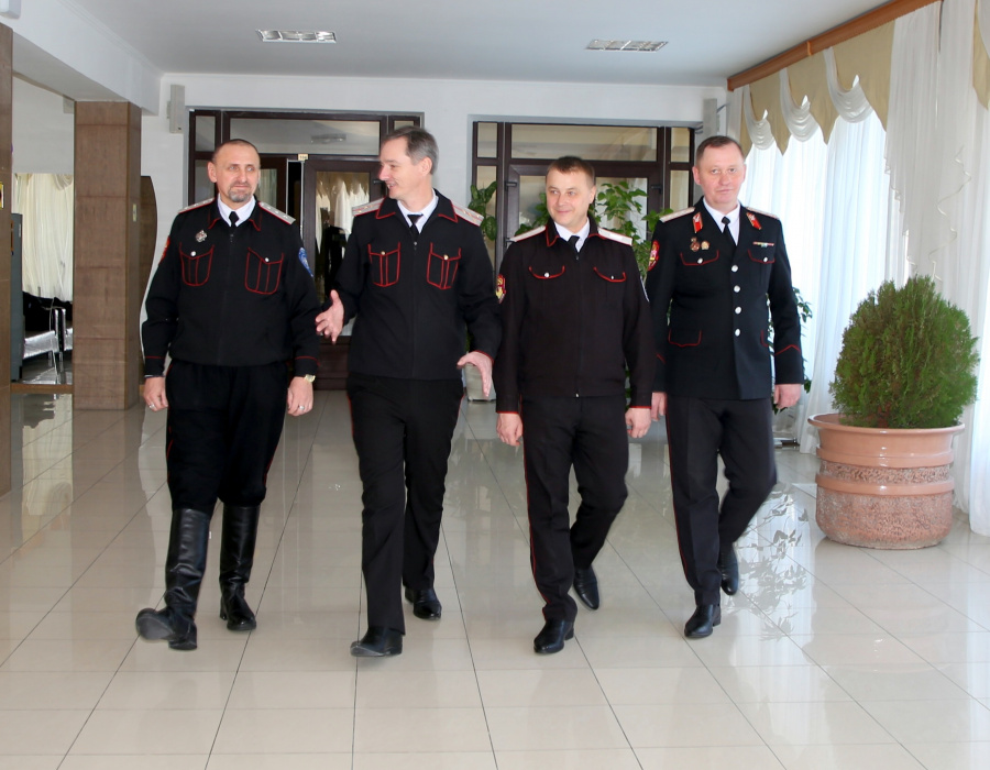 Казаки Геленджика примут участие в параде 9 мая в Москве Казаки Геленджика примут участие в параде 9 мая в Москве
