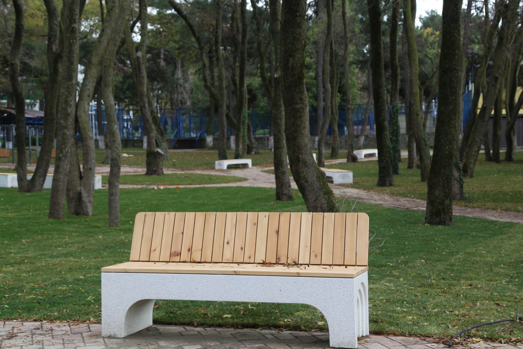 В Дивноморском благоустраивают парк «Дивный»