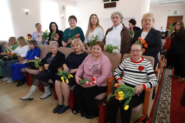 В Геленджике поздравили женщин, работающих в системе избирательных комиссий и территориального общественного самоуправления