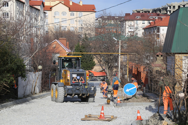 Асфальтирование улицы Толбухина