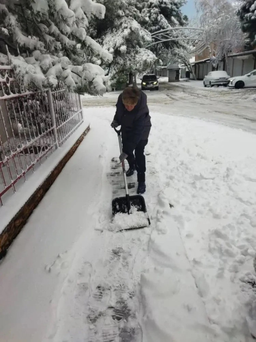 Дивноморский округ ведет расчистку от снега