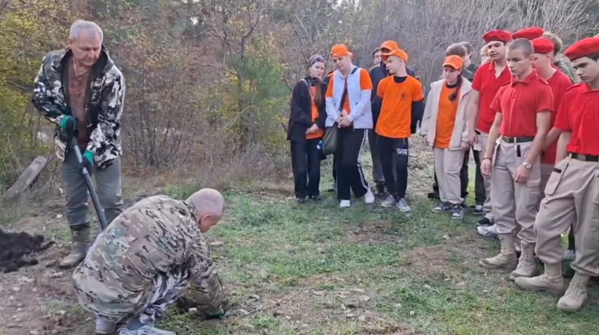 На территории городских лесов муниципального образования город-курорт Геленджик высадили 50 пицунских сосен. На территории городских лесов муниципального образования город-курорт Геленджик высадили 50 пицунских сосен.