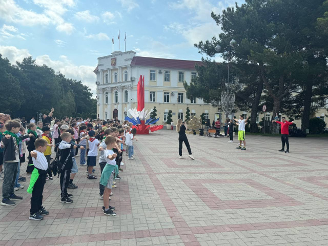 Заряжаемся вместе на пляже «Сады морей»! 
