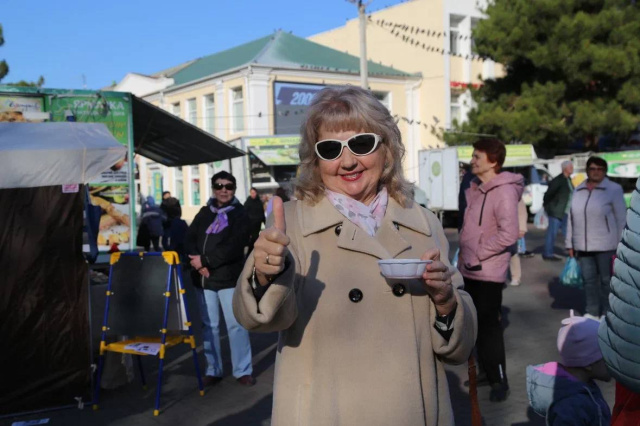 На ярмарке выходного дня в Геленджике угощали запеченной тыквой