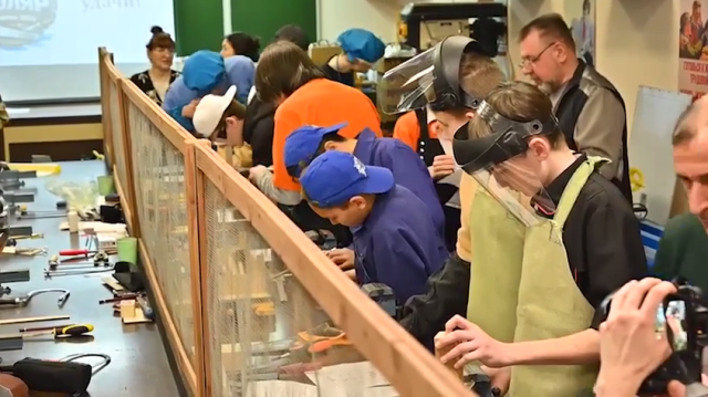 Впервые в Геленджике прошел конкурс профессионального мастерства «Юный столяр» 