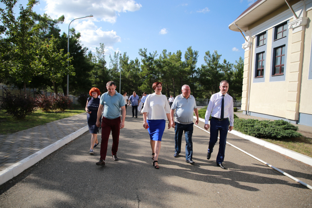 Геленджик с рабочим визитом посетил депутат Государственной Думы Владимир Синяговский