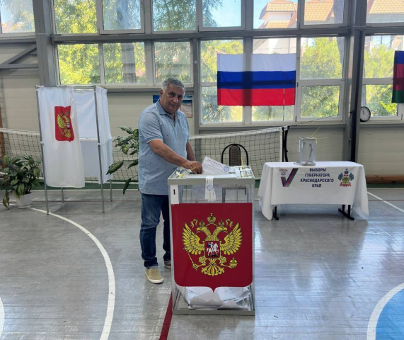 Почётный житель Геленджика проголосовал на выборах  
