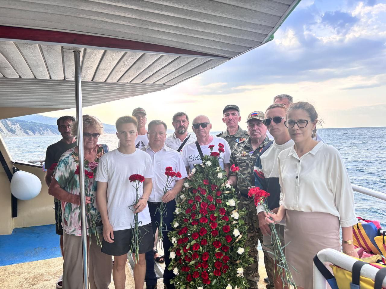 Памяти морякам буксира "Петраш" посвящается.