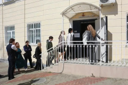 Школьники познакомились с сокровищами городского архива