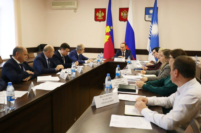 В Геленджике освобождают набережную от самокатов