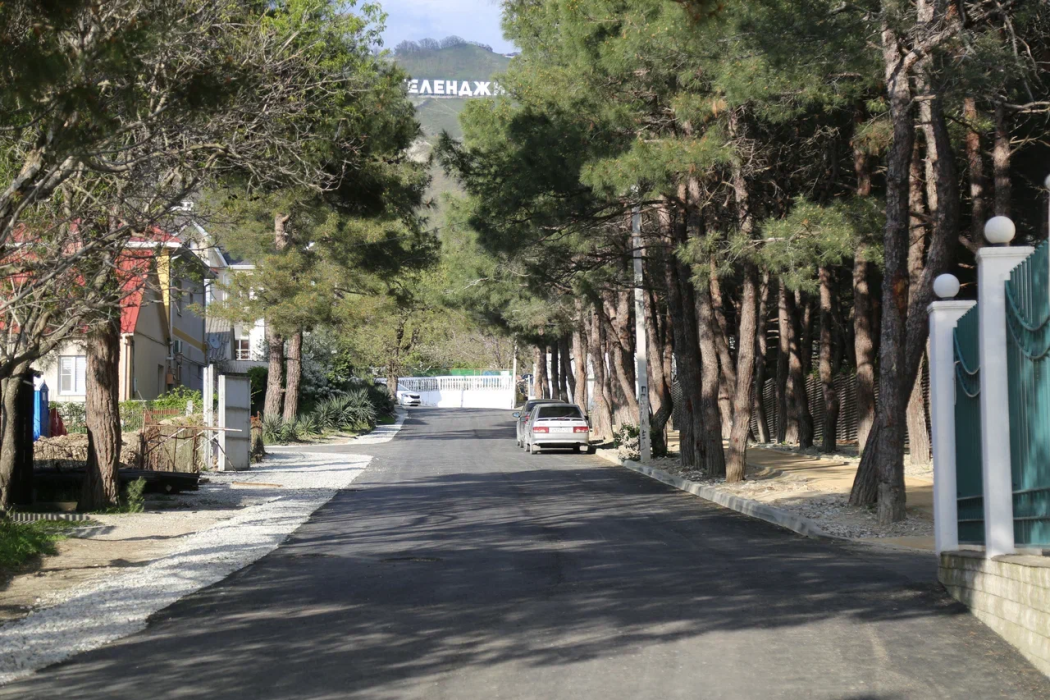В Геленджике завершили асфальтирование переулка Малый 