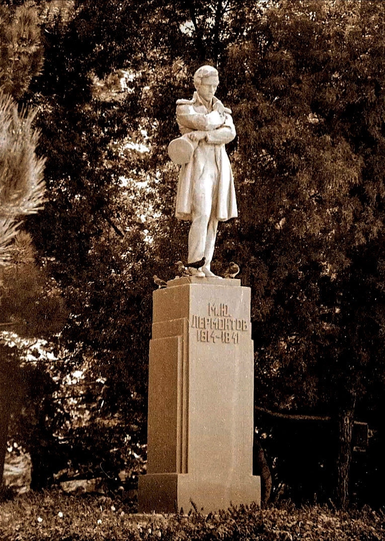 15 октября исполняется 211лет со дня рождения великого русского поэта Михаила Юрьевича Лермонтова. 15 октября исполняется 211лет со дня рождения великого русского поэта Михаила Юрьевича Лермонтова.