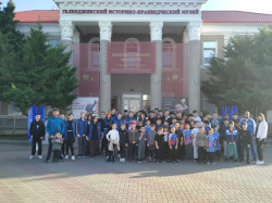 УТРЕННЯЯ ЗАРЯДКА