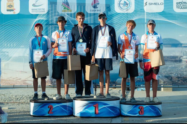Золото, серебро, бронза: команда Геленджика блестяще выступила на чемпионате по парусному спорту