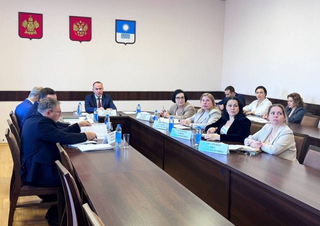 Губернатор региона начал «прямую линию» с жителями Краснодарского края