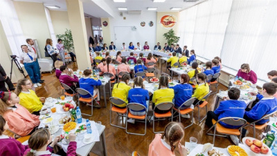 Кубанские парламентарии в ВДЦ «Орленок» встретились с детьми из Донбасса
