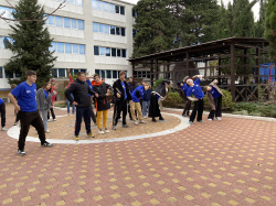 УТРЕННЯЯ ЗАРЯДКА