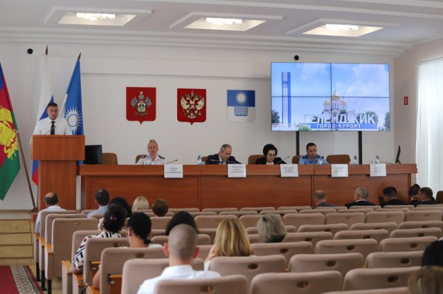 В Геленджике идет подготовка к отопительному сезону