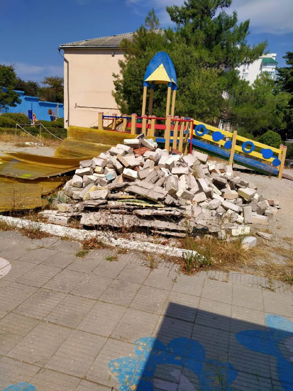 Депутат Думы Вадим Чикин встретился с заведующей МБДОУ «ЦРР-д/с №1 «Аист» Верой Сергиенко. Депутат Думы Вадим Чикин встретился с заведующей МБДОУ «ЦРР-д/с №1 «Аист» Верой Сергиенко.