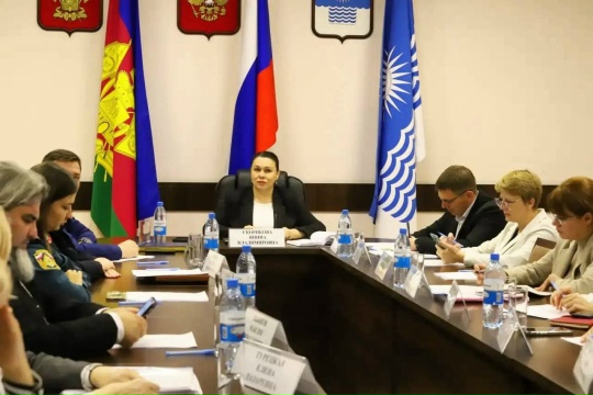 На расширенном заседании комиссии по делам несовершеннолетних под председательством вице‑губернатора Александра Сергеевича Руденко и с участием заместителя главы Янины Владимировны Скориковой подведены итоги работы 2025 года.