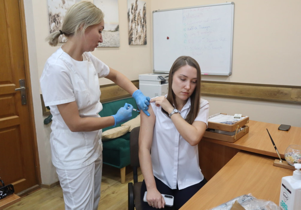 Сделайте прививку — работайте спокойно!