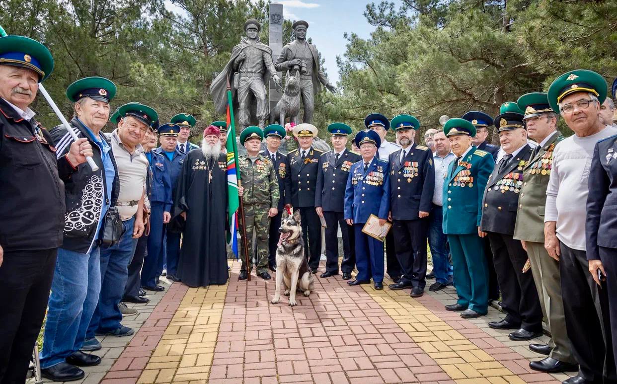 Сегодня в России отмечается День пограничника – праздник, посвященный всем тем, кто служит на передовой охраны государственной границы. 