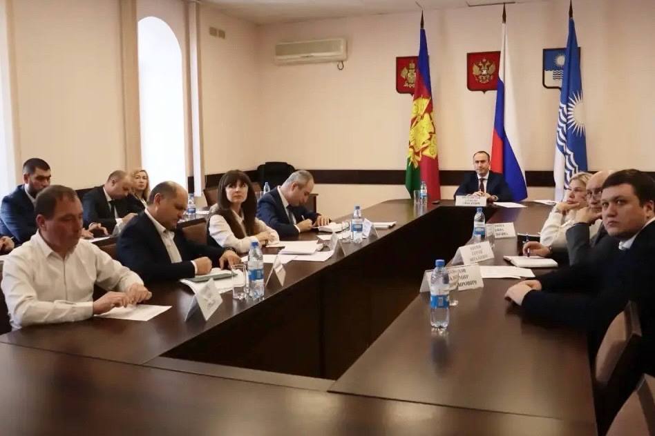 Вениамин Кондратьев провел заседание оперативного штаба по ликвидации последствий непогоды