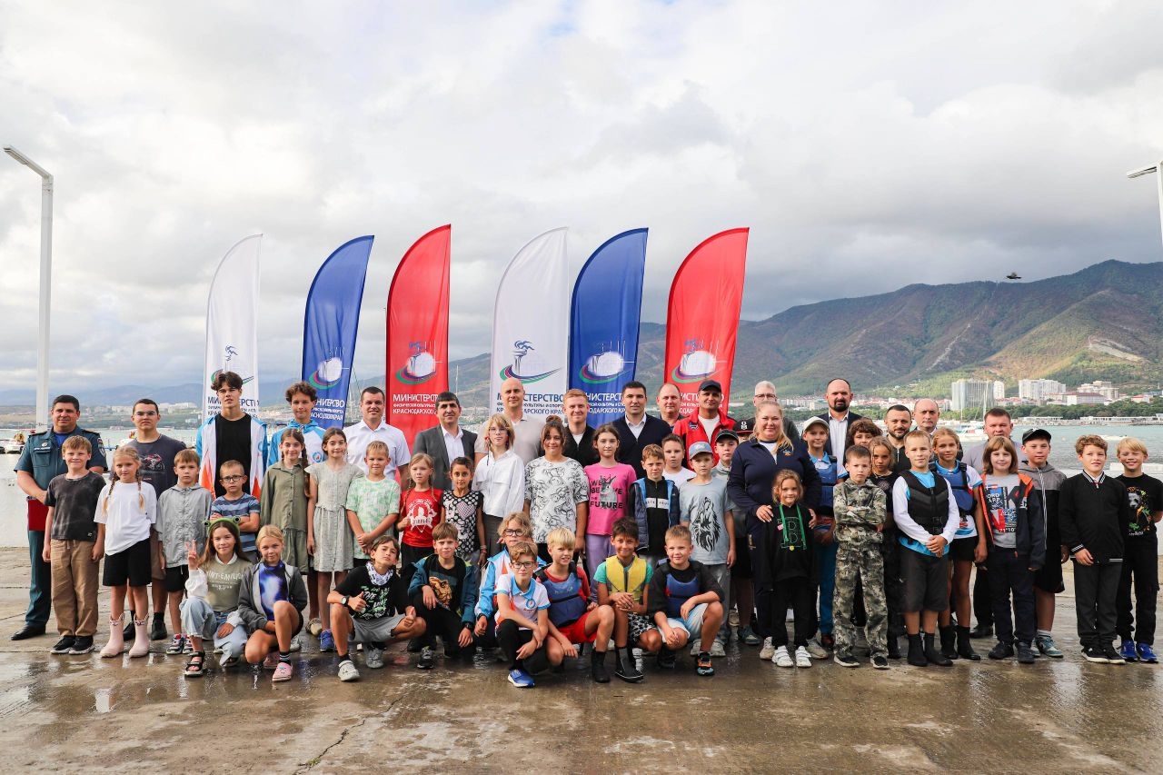 Депутаты Думы Геленджика отмечены благодарностями председателя Законодательного Собрания Краснодарского края Юрия Александровича Бурлачко Депутаты Думы Геленджика отмечены благодарностями председателя Законодательного Собрания Краснодарского края Юрия Александровича Бурлачко