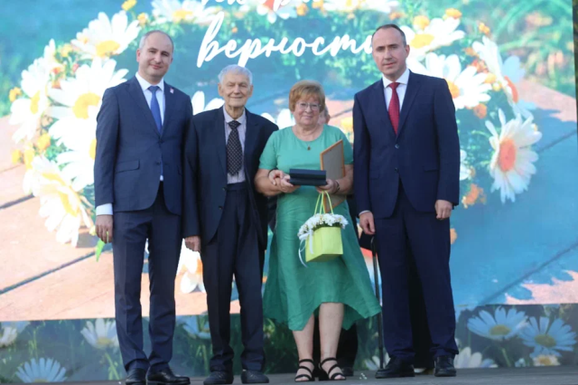 Золотые страницы семейного альбома Ильюшиных
