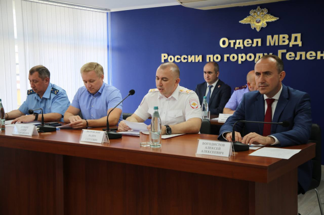 На совещании в Отделе полиции рассмотрели итоги работы за первые шесть месяцев 2025 года