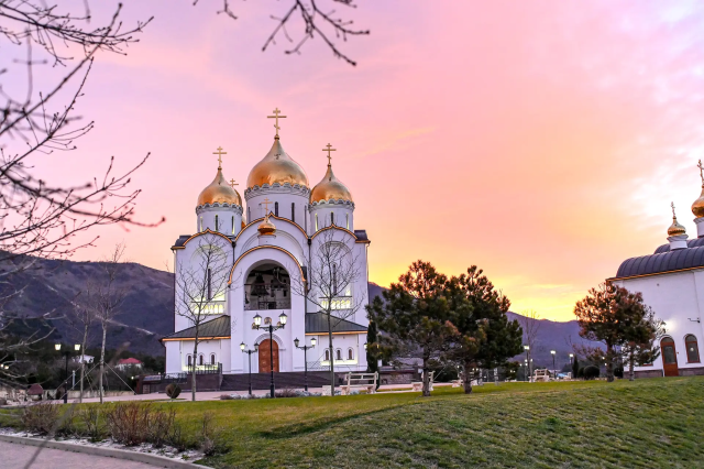 Расписание богослужений на Радоницу 