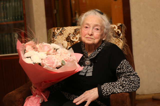 Александре Антоновне Лихачёвой – 90 лет!