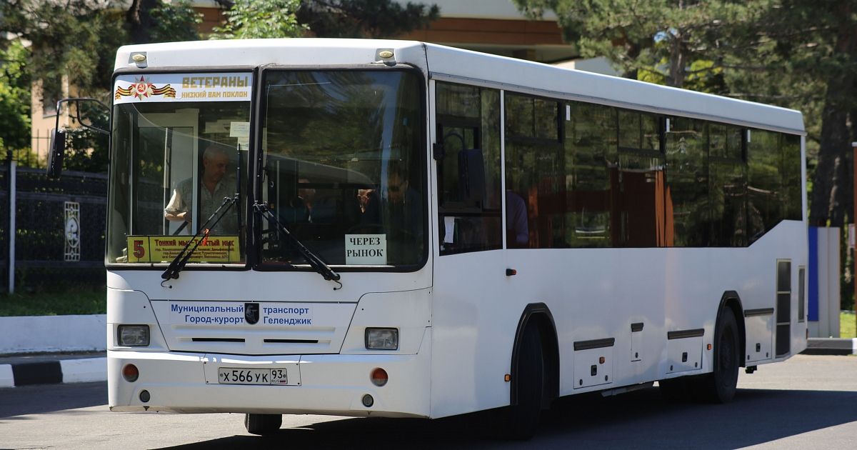 Напоминаем о работе общественного транспорта на 29 апреля, в Радоницу