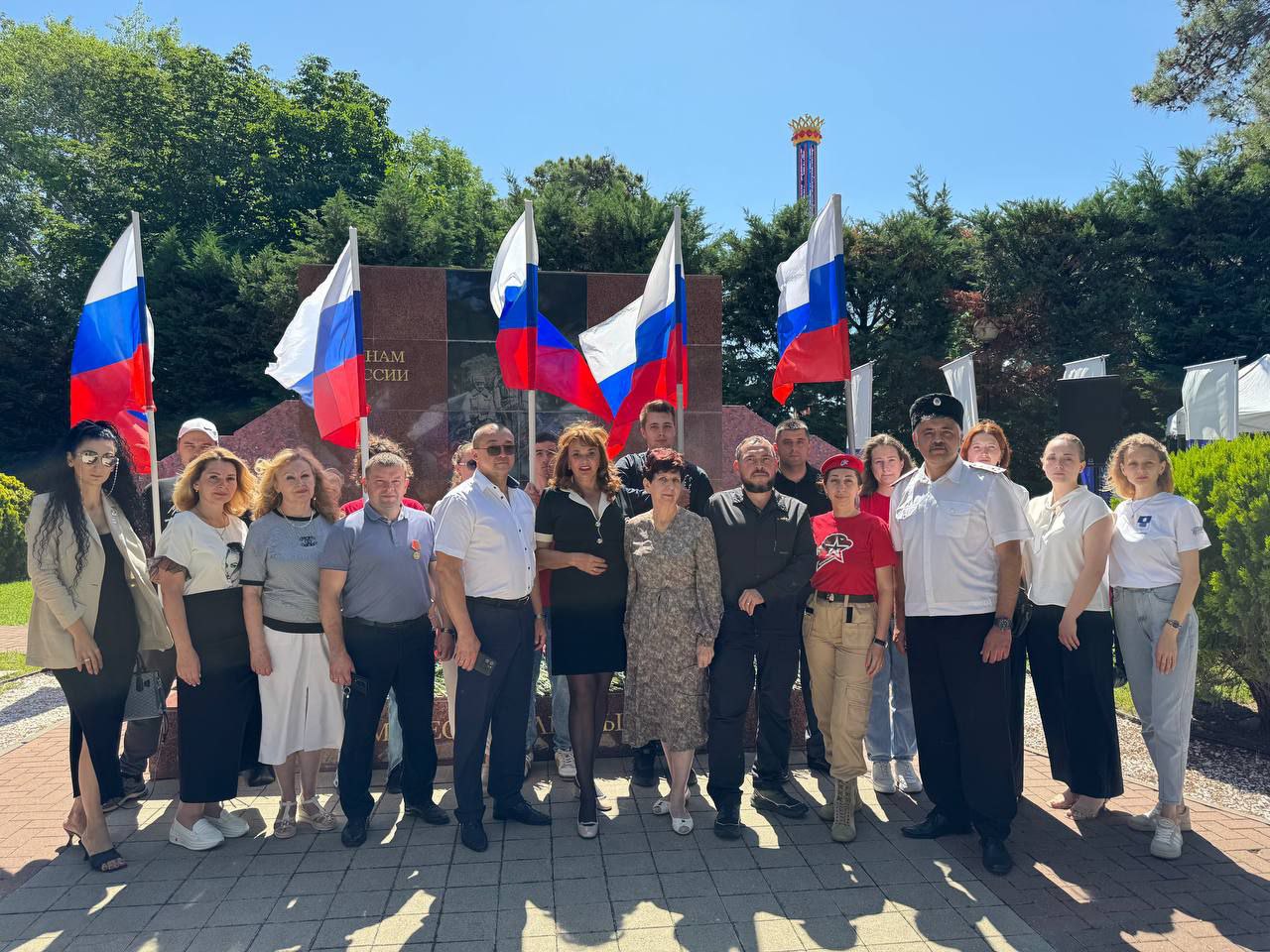Совместно с главой города Геленджика Алексеем Богодистовым, председателем Думы Геленджика, депутаты Думы, жители и гости города почтили память ветеранов боевых действий у памятника солдатам необъявленных войн. Совместно с главой города Геленджика Алексеем Богодистовым, председателем Думы Геленджика, депутаты Думы, жители и гости города почтили память ветеранов боевых действий у памятника солдатам необъявленных войн.
