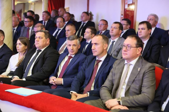 Глава Геленджика и председатель Думы приняли участие в церемонии вступления губернатора в должность 