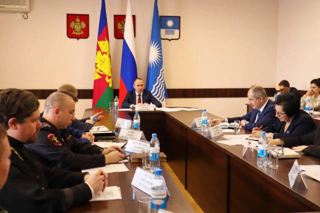 Вопрос безопасности на предстоящих православных и майских праздниках