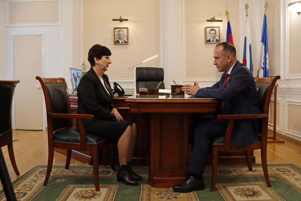 Глава Геленджика Алексей Богодистов провёл рабочую встречу с заместителем председателя Думы Екатериной Дмитриевной Курс Глава Геленджика Алексей Богодистов провёл рабочую встречу с заместителем председателя Думы Екатериной Дмитриевной Курс