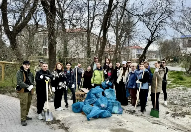 На улице Островского навели порядок На улице Островского навели порядок