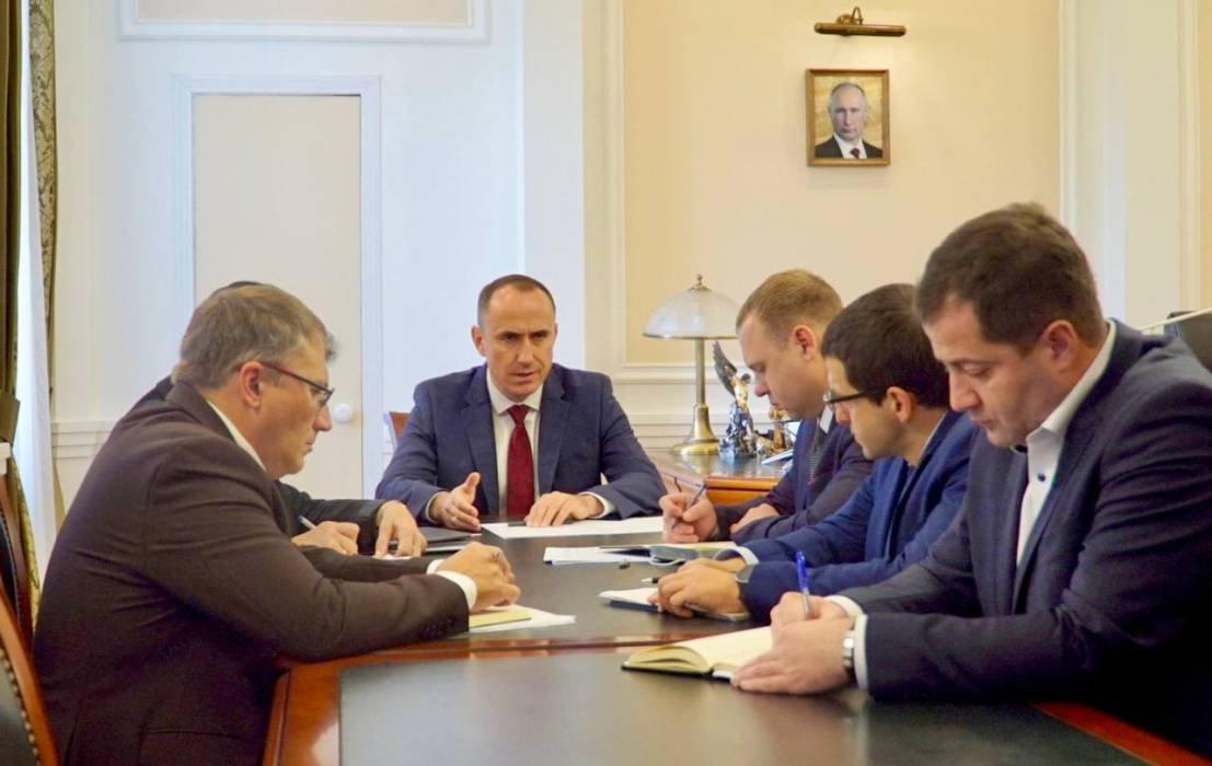 Глава Геленджика провел рабочее совещание Глава Геленджика провел рабочее совещание