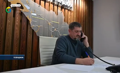 На очередной прямой линии «На связи с депутатом» Дмитрий Александрович Утка, депутат по избирательному округу №1, ответил на вопросы геленджичан. На очередной прямой линии «На связи с депутатом» Дмитрий Александрович Утка, депутат по избирательному округу №1, ответил на вопросы геленджичан.