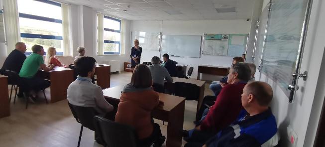 Поддержки работников и снижения напряженности на рынке труда