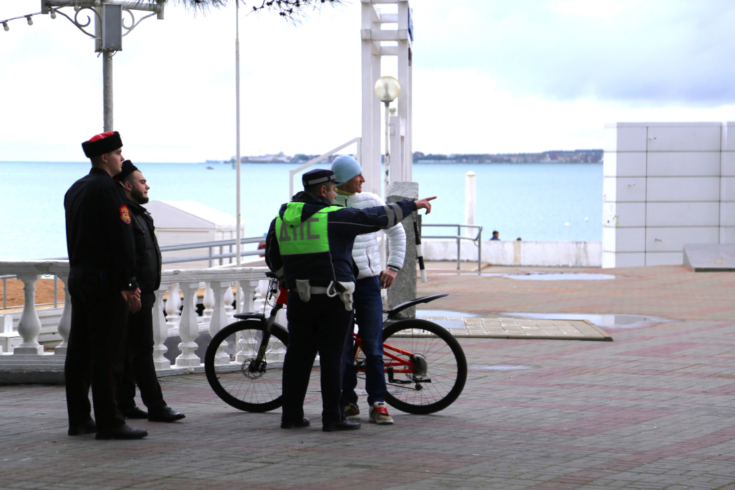 На набережной Геленджика продолжаются рейды против нарушителей 