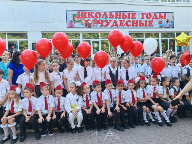 День Знаний в школе №12 имени Маршала Жукова 