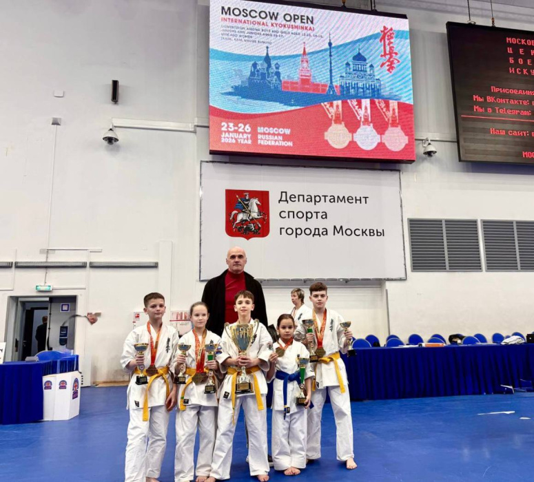 Геленджикские каратисты дебютировали на Международных соревнованиях в Москве 