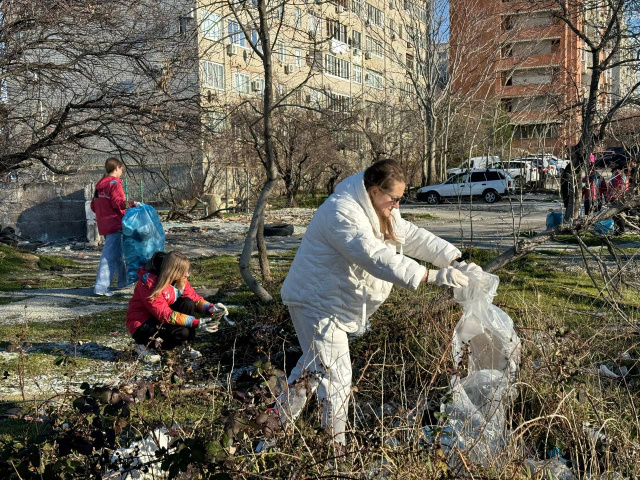 В Геленджике прошел очередной субботник