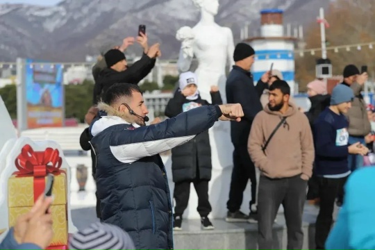 Новогодний забег в Геленджике прошел ярко и весело