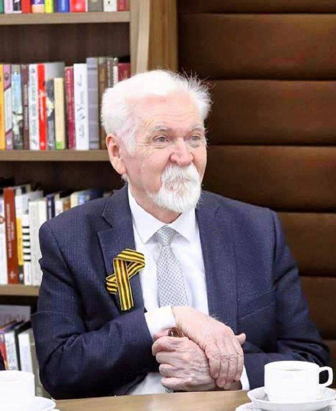 Сегодня свой юбилей отмечает почетный гражданин Геленджика Валентин Иванович Аверин - заслуженный работник культуры Кубани, режиссер-постановщик, сценарист и автор карнавалов, оригинальных массовых праздников и представлений.
