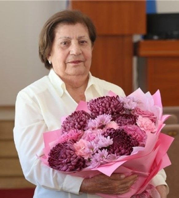 Сегодня свой день рождения отмечает Почетный житель Геленджика Александра Ивановна Мызникова. Сегодня свой день рождения отмечает Почетный житель Геленджика Александра Ивановна Мызникова.