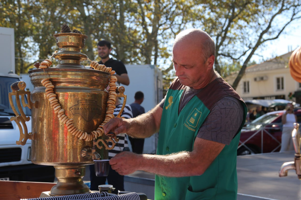 Где отведать завтра чая? На ярмарке выходного дня в Геленджике!
